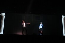 越前リョーマを紹介する許斐剛。