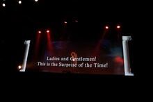 「許斐 剛☆サプライズLive～一人テニプチフェスタ～」の模様。