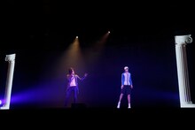 （左から）許斐剛、越前リョーマ。