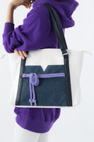 うちはサスケモデル トートバッグ着用画像