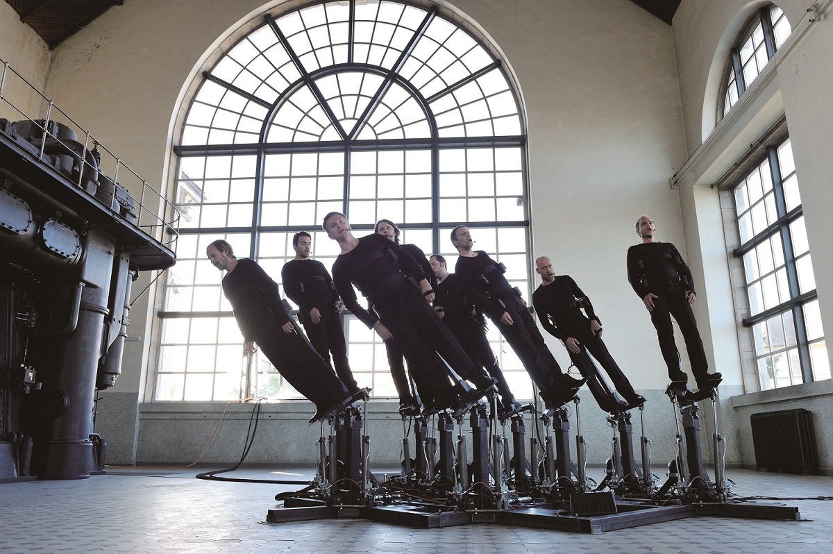「第16回 文化庁メディア芸術祭」アート部門大賞「Pendulum Choir」(c)Cod.Act Photo: Xavier Voirol