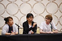 「アニメエキスポ 2016」の様子。中央がボンズ代表取締役の南雅彦。