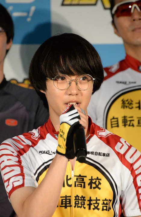 小野田坂道役の小越勇輝。