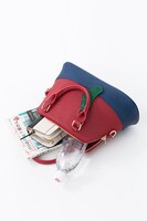 「おそ松モデル バッグ」