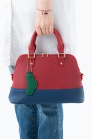 「おそ松モデル バッグ」着用画像