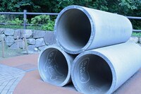 土管 (c)Fujiko-Pro