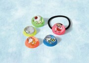 「暗闇で光る妖怪レジンアクセサリーをつくろう!」より。