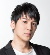 アメリカ役を演じる磯貝龍虎。