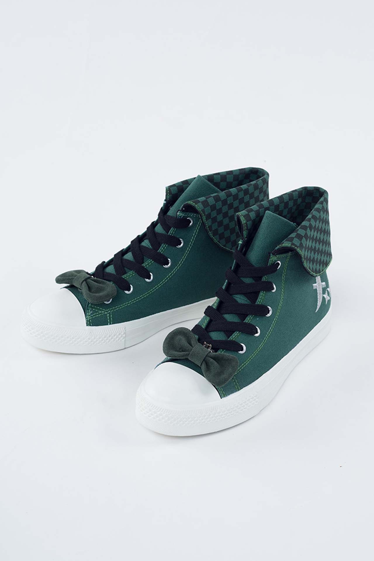 スニーカー（6年生モデル）