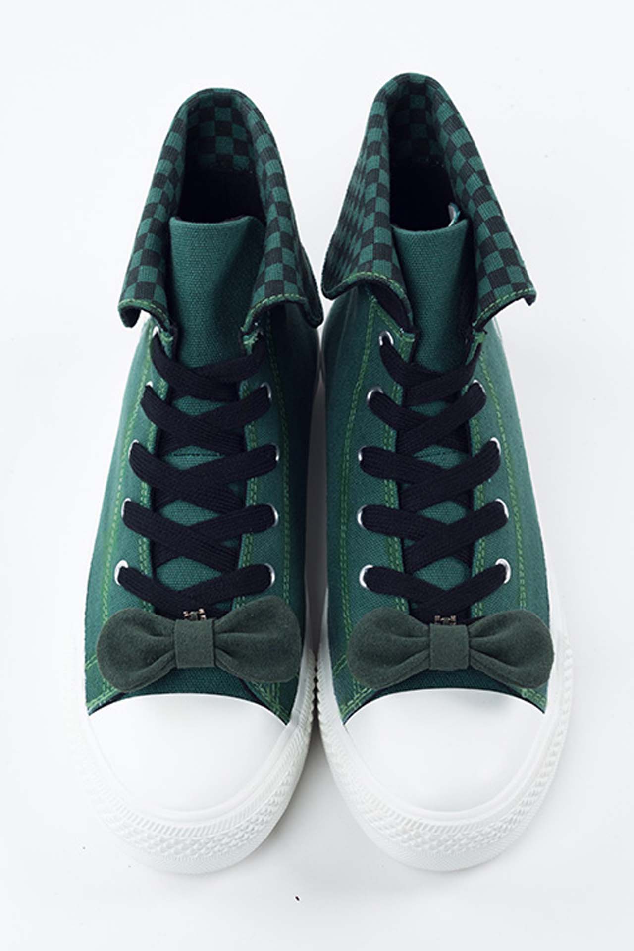 スニーカー（6年生モデル）