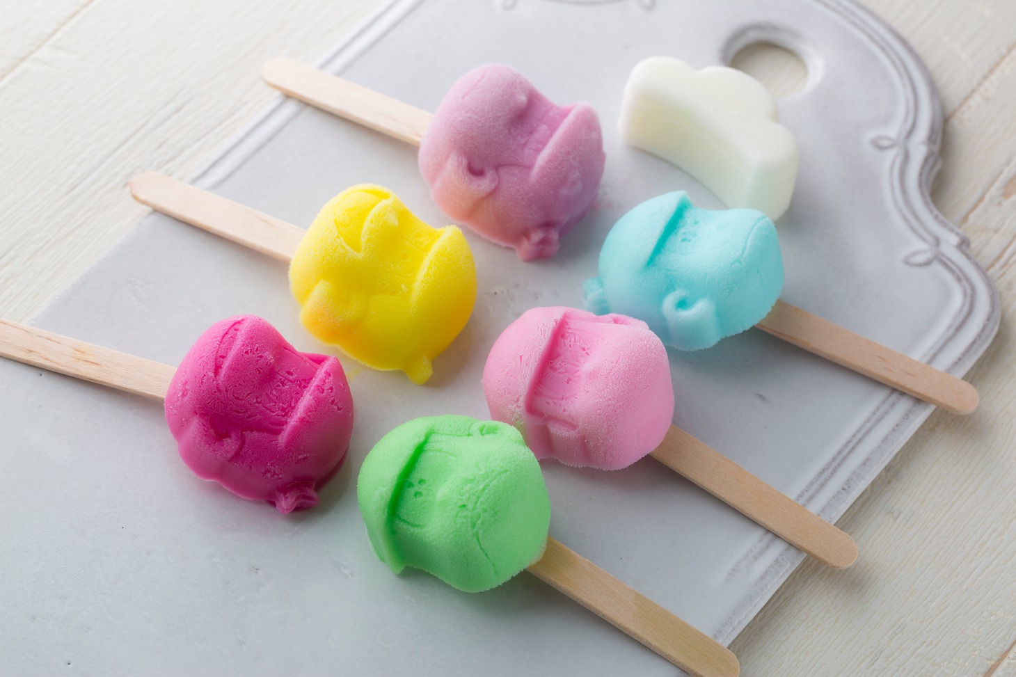 棒付きカラフルアイスキャンディ