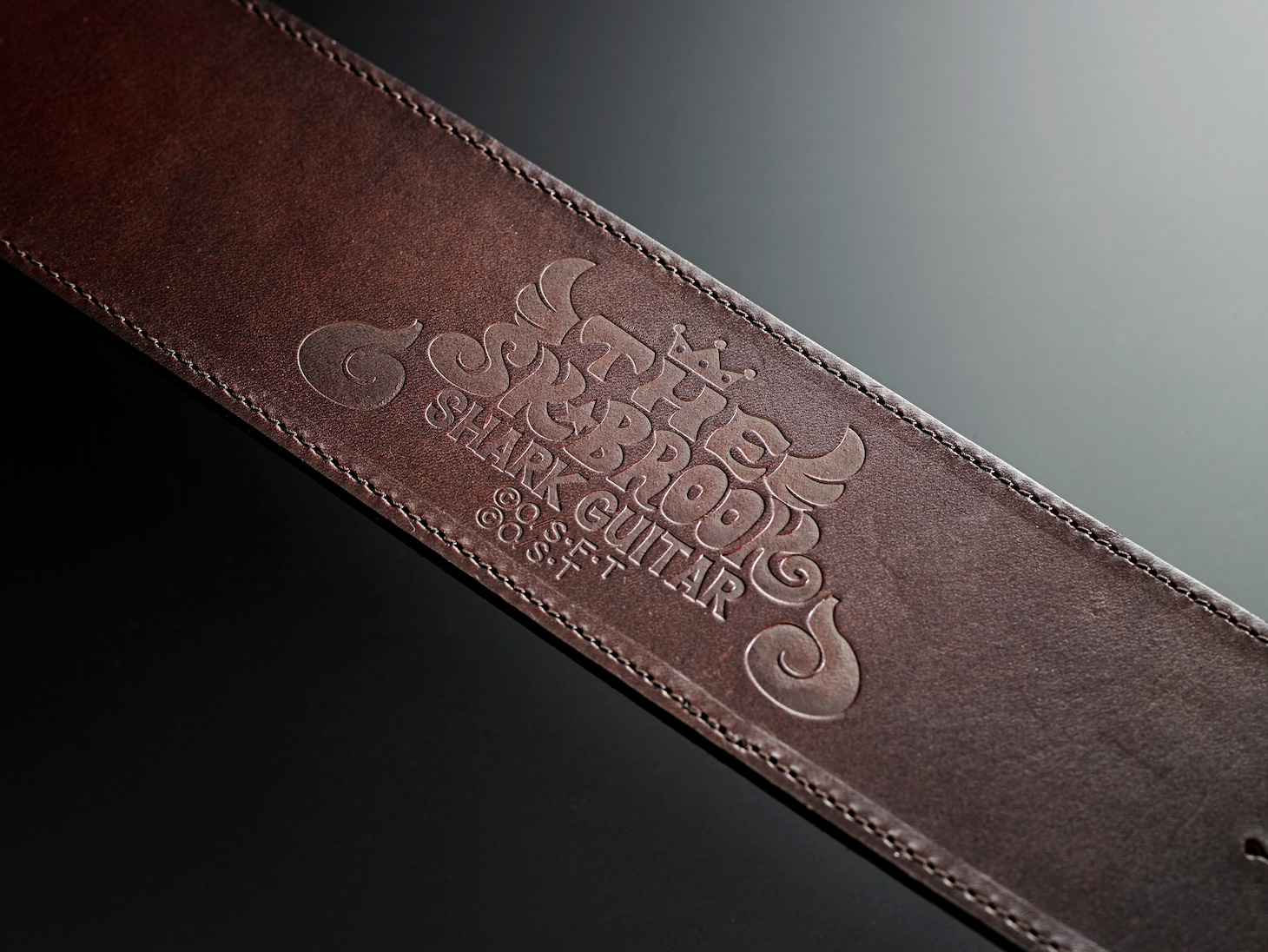 「ONE PIECE ブルック SHARK GUITAR」ロゴ入りストラップ