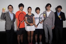 （左から）アマゾン ジャパン合同会社社長のジャスパー・チャン、松島庄汰、季葉、松岡広大、筧昌也監督、岩田和行監督。