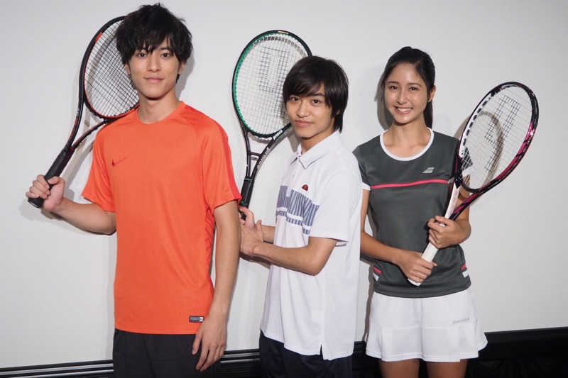 （左から）江川逞役の松島庄汰、丸尾栄一郎役の松岡広大、鷹崎奈津役の季葉。