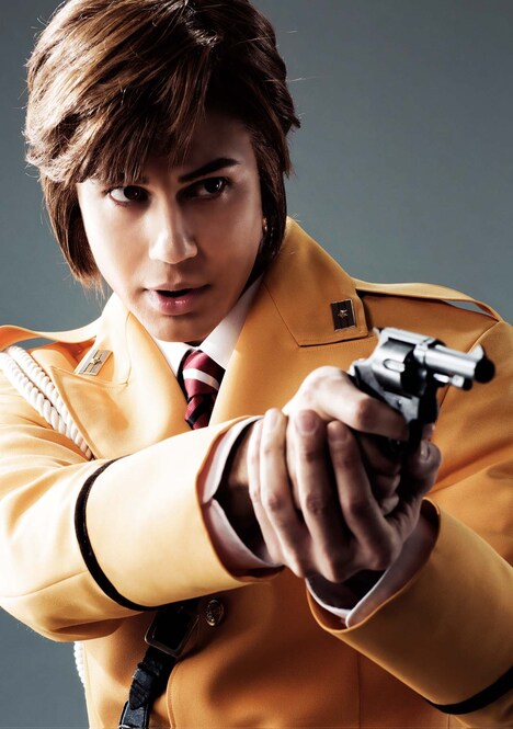 ユージ扮する中川圭一。