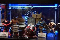 悪魔将軍ほか、悪魔超人のフィギュア。