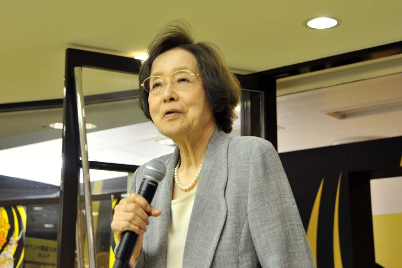 Naana 水木しげる 武良布枝 プリントサイン入り 「一反木綿壁掛け」 楽天市場】ゲゲゲの鬼太郎 一反木綿の通販