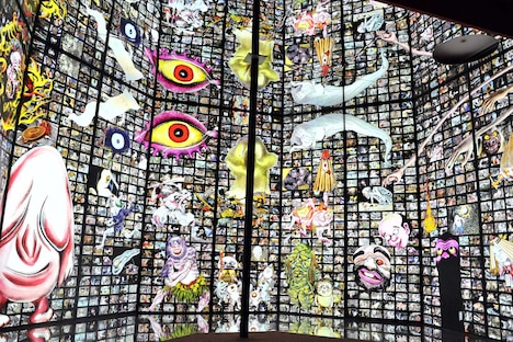 「妖怪屋敷」内の「無限六角堂」。