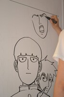 壁面にはONE直筆によるイラストやサインが執筆された。