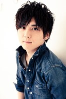 玄野計役を演じる梶裕貴。