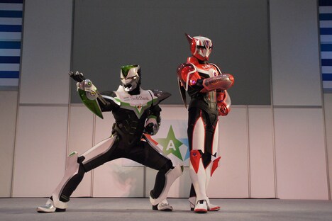「TIGER&BUNNY Let's Believe HEROES ヒーローショー」より。