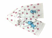 「ぼのちゃん」マフラータオルは2500円。