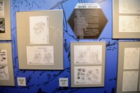 「GUNDAM PRODUCT ART 機動戦士ガンダム THE ORIGIN展」の様子。