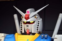 「GUNDAM PRODUCT ART 機動戦士ガンダム THE ORIGIN展」の様子。