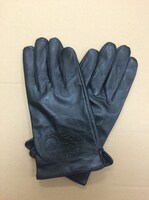 アカギのイラストとロゴが型押しされた「鷲巣麻雀公式グローブ」。