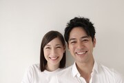 左からマイコ、妻夫木聡。