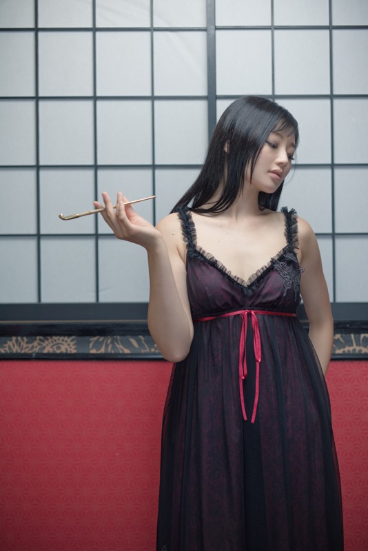 「xxxHOLiC」キャミソールドレス着用画像