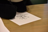 自分を少し美形に描くくまモン。