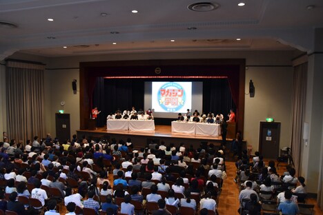 「特別講義 午前の部」会場の様子。