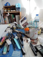 インタビューでも公開されている、かわかみじゅんこの仕事机近辺。