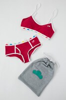 「おそ松モデル ノンワイヤーブラ＆ガールズブリーフセット」