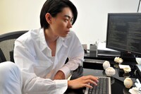 「デスノート NEW GENERATION 紫苑篇・狂信」より。(c)大場つぐみ・小畑健／集英社 (c)2016「DEATH NOTE」HOD PARTNERS