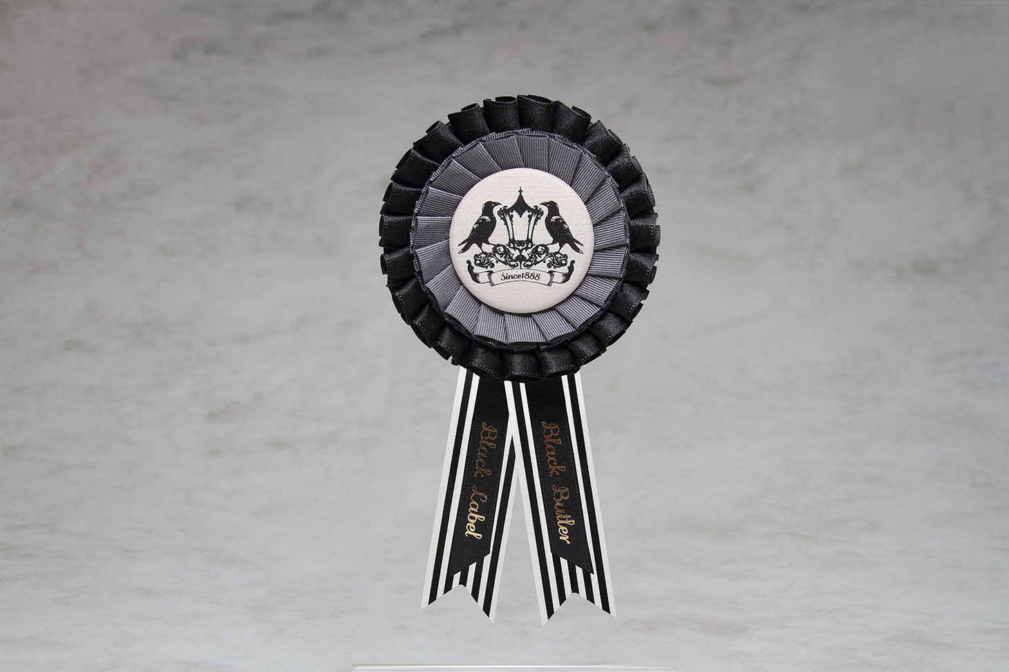 WHYTROPHY製作によるオリジナルロゼット。