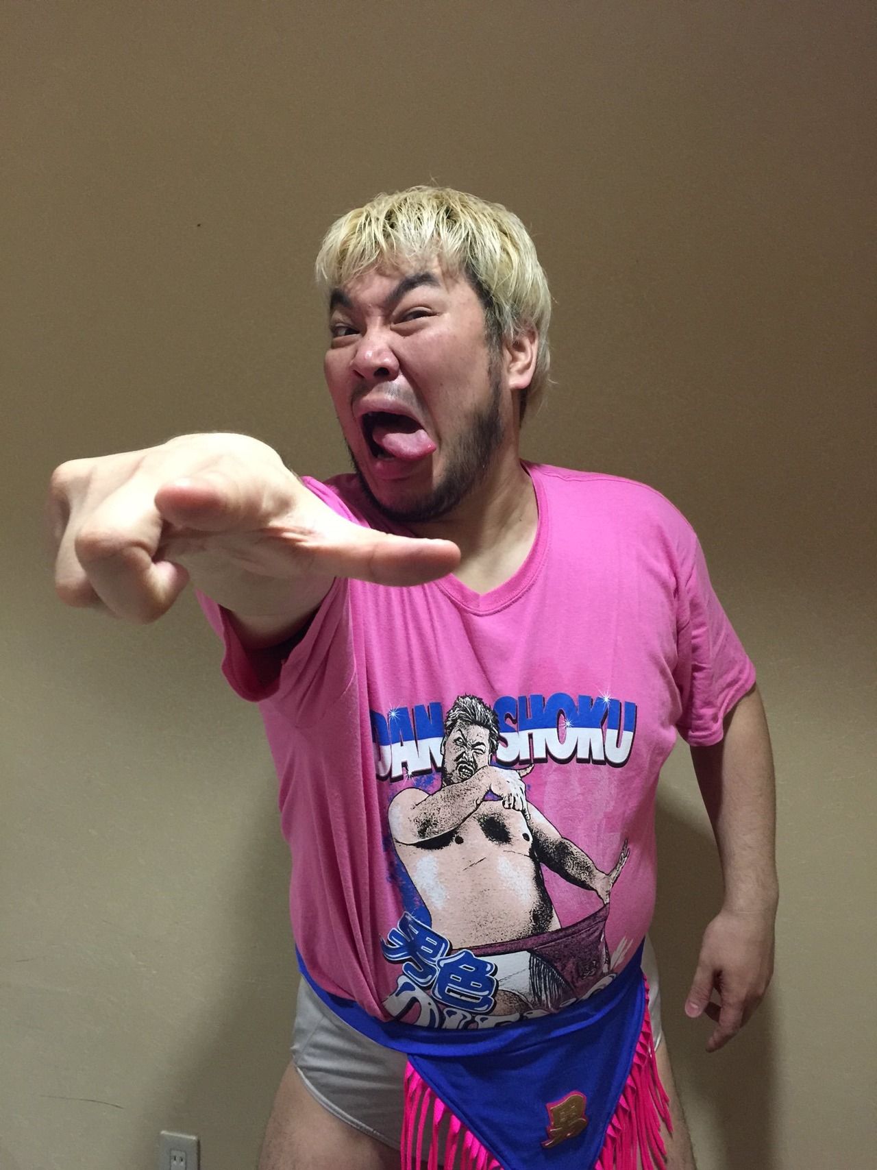 男色ディーノ