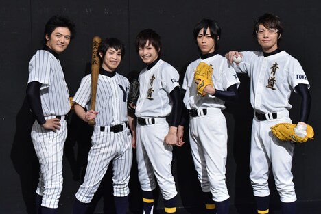 「ダイヤのA The LIVE III」囲み取材の様子。左から真田俊平役の上田堪大、轟雷市役の輝山立、沢村栄純役の小澤廉、降谷暁役の廣瀬智紀、御幸一也役の和田琢磨。