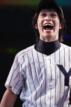 輝山立演じる轟雷市。公開ゲネプロより。