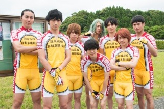 「『弱虫ペダル』写真集メーカー」で公開されるオフショットの1枚。