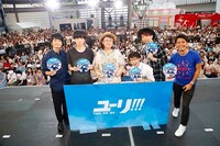 （左から）福山潤、内山昂輝、久保ミツロウ、豊永利行、諏訪部順一、加藤泰平アナウンサー。