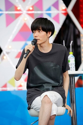 内山昂輝