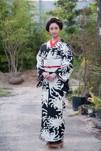 「連続ドラマW ふたがしら2」に登場する、おこん役の菜々緒。