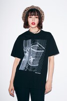 「X-girl×楳図かずお『わたしは真悟』s/s MEN'S TEE」着用画像