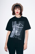 「X-girl×楳図かずお『わたしは真悟』s/s MEN'S TEE」着用画像