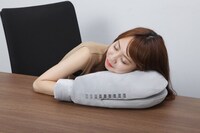 「ひとやすみ腕枕（アームピロー）クッションバルタン星人」