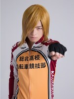 八島諒演じる青八木一。