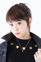 千年パズルモデルのネックレスの着用イメージ。