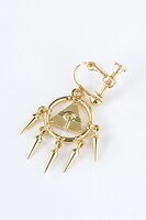 千年リングモデルのイヤリング。